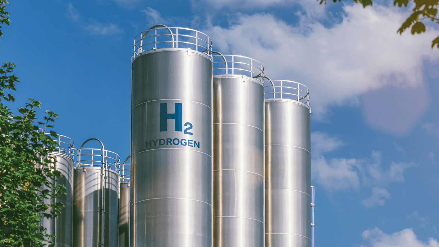 Govt Awards 30 KTPA Green Hydrogen Capacity to Four Refineries Under SIGHT Scheme