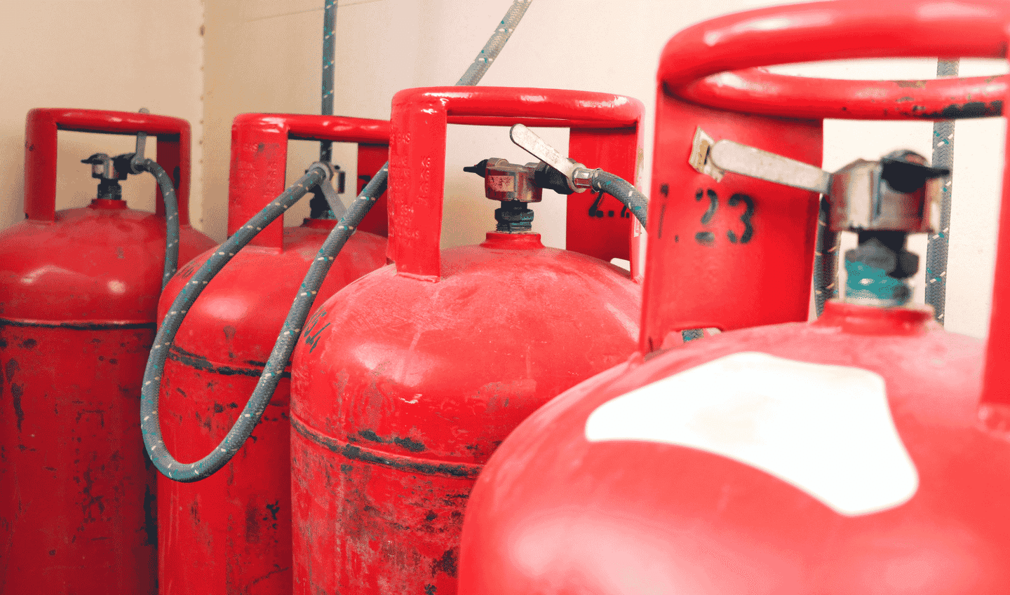 IOC, BPCL and HPCL to Roll out 10 kg Composite LPG Cylinders for Domestic, Commercial Users