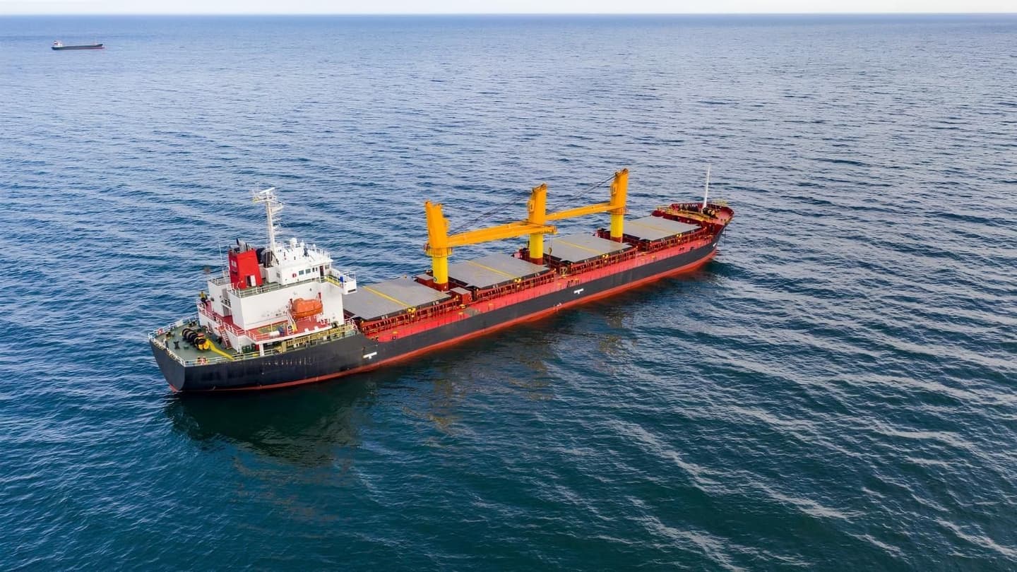 Iran, Oman Reach Preliminary Understanding on New Strait of Hormuz Shipping Route