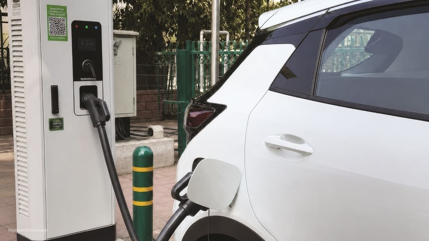 Delhi's New EV Policy Kicks in, Betting on Incentives Over Mandates