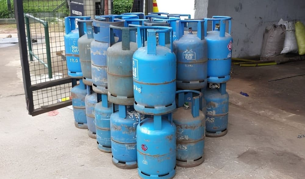 Commercial LPG cylinder prices cut by ₹183.50; 19 kg cylinder now costs ₹2,930.