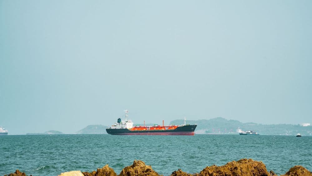 LPG Carrier MT Sarv Shakti Crosses Hormuz Safely Amid Tensions