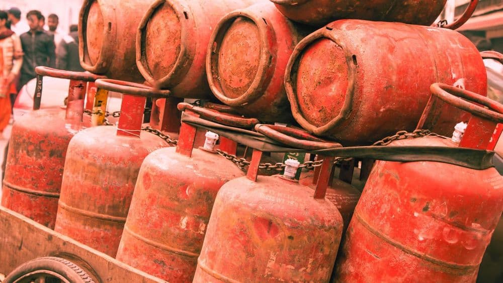 Over 52,000 LPG Cylinders Seized in Nationwide Crackdown; Over 1 Lakh Raids Conducted