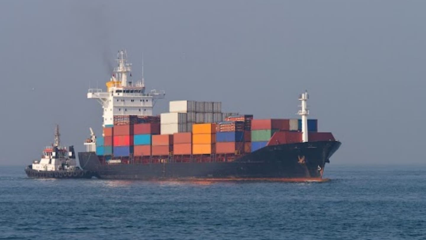 Iran, Oman Reach Understanding On Strait Of Hormuz Vessel Transit Route
