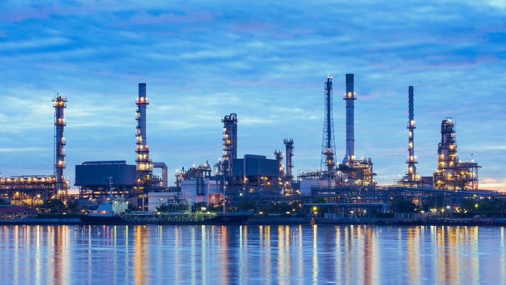 Oil Crosses $100 a Barrel as West Asia Conflict Rattles Global Energy Markets